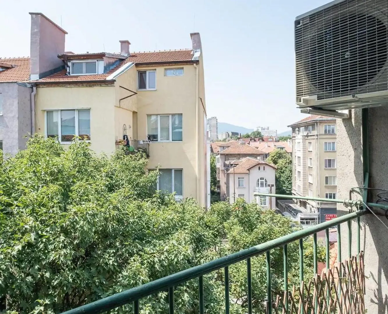Orange Friendly Apartment Near Vitosha Blvd Sofia