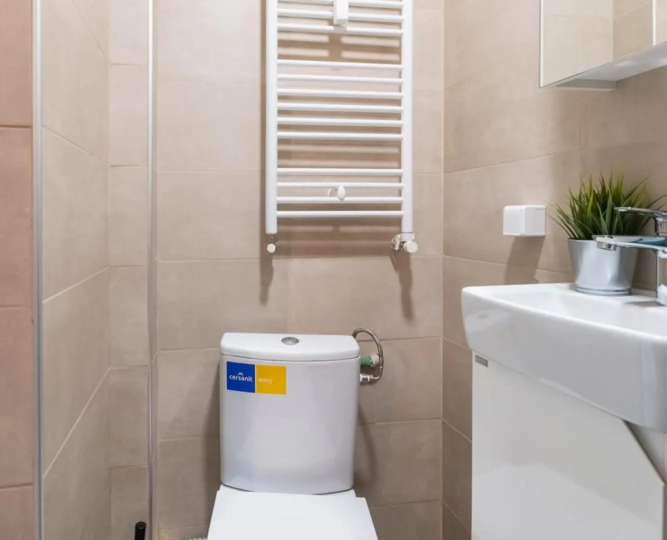 Orange Friendly Apartment Near Vitosha Blvd Sofia