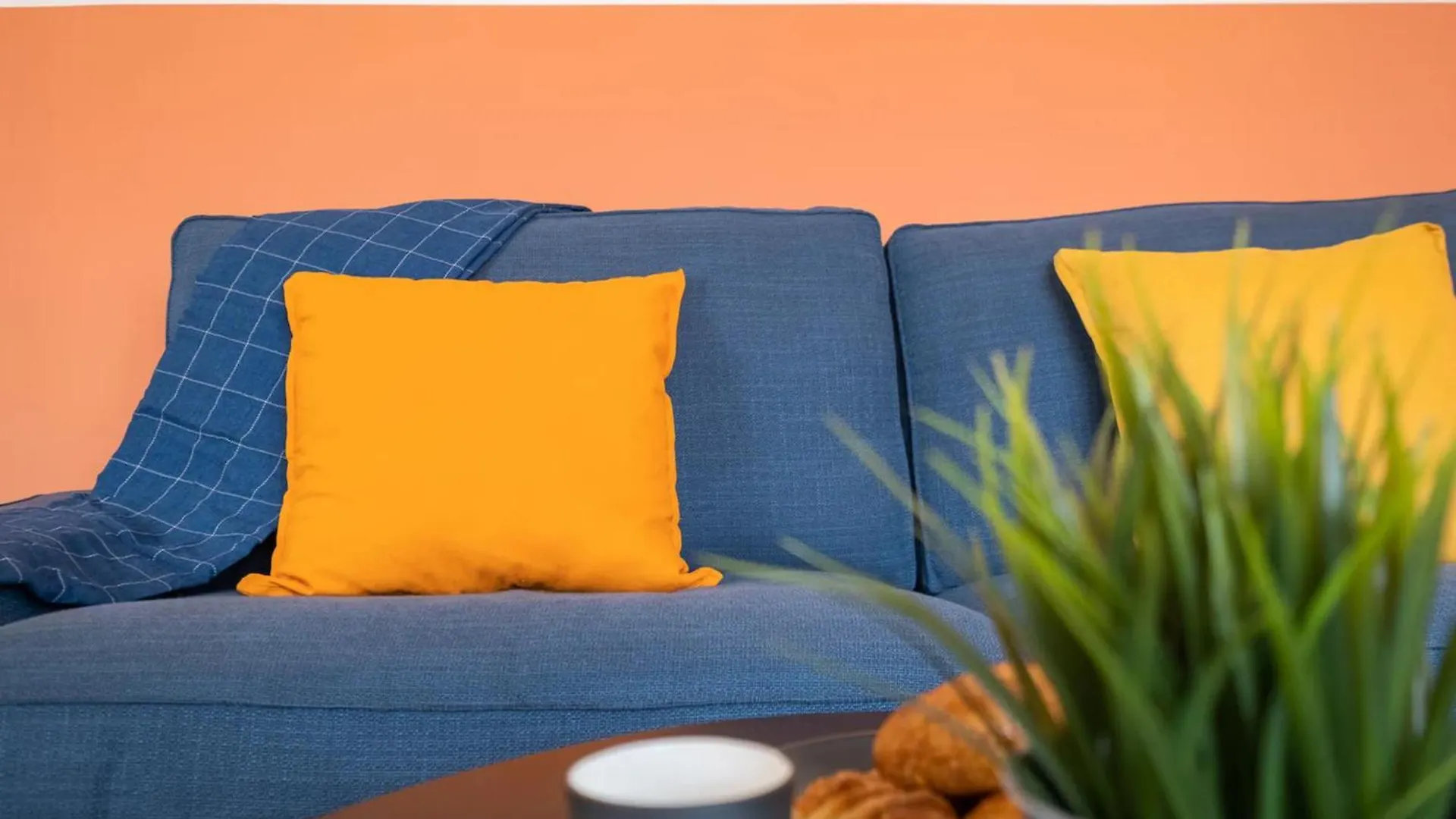 Orange Friendly Apartment Near Vitosha Blvd Sofia