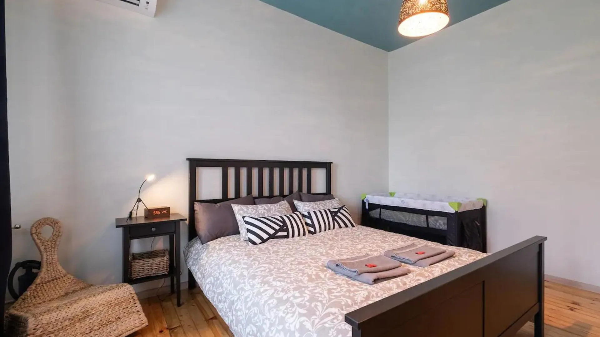 Orange Friendly Apartment Near Vitosha Blvd Sofia 0*,